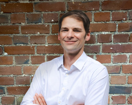 <b>Sebastian Stoll</b><br>CTO & Founder